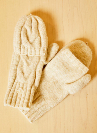 Cleo Mittens in Dove