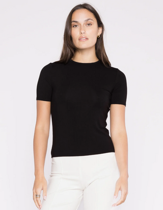 Fitted T-Shirt in Black